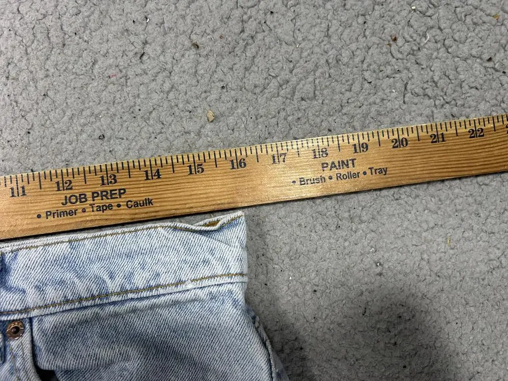 Vintage Levis 550 Jeans Mens 32 Light Wash Relaxed Tapered Distressed USA 90s